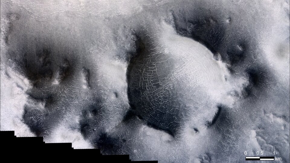 ExoMars TGO view of frost-fringed polygons