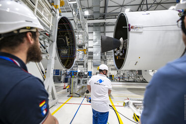 Connecting Ariane 6 central stages