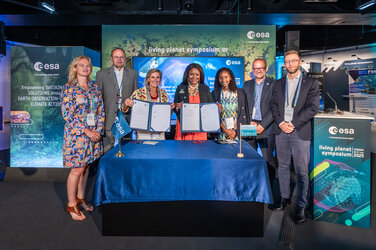 ESA and Convention on Wetlands sign Memorandum of Intent