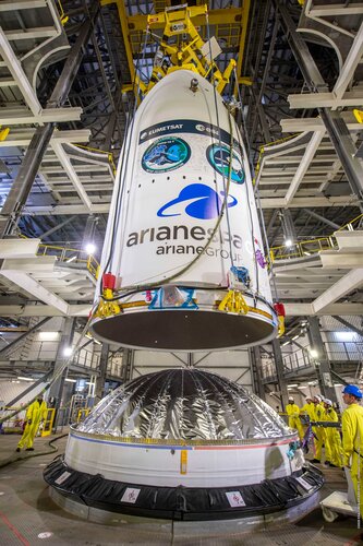 Positioning MetOp-SG-A1 and Sentinel-5 upper-composite on top of Ariane 6