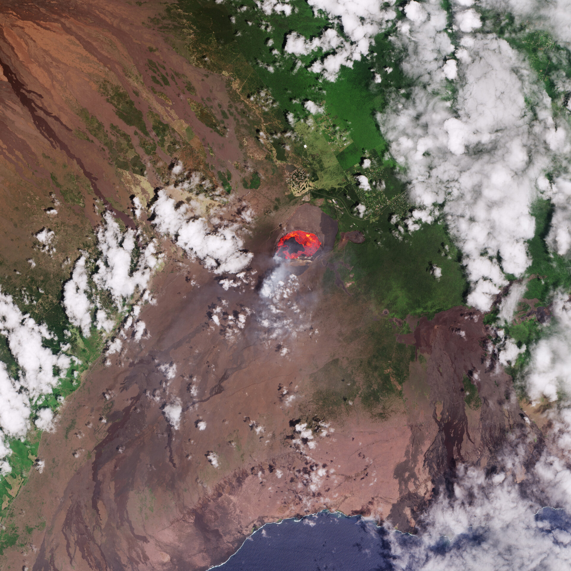 This Copernicus Sentinel-2 image captures an active lava lake on the Kilauea volcano on Hawaii’s Big Island.