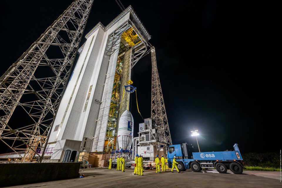 Lifting Kompsat-7 onto its Vega-C rocket