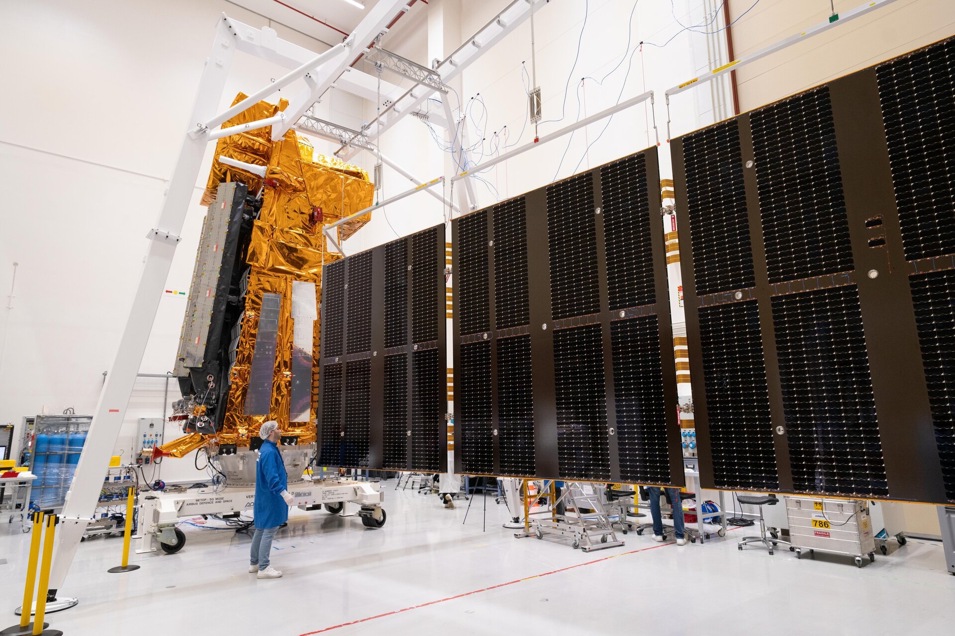 MetOp-SG-B1 opens wing